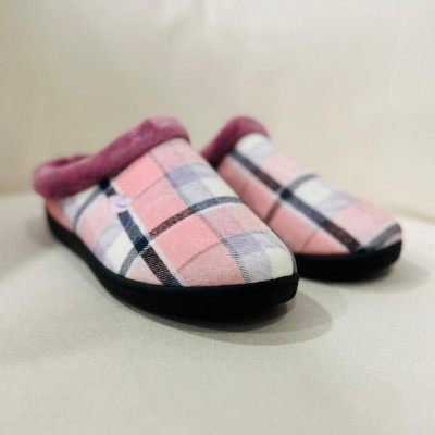 Zapatilla de casa DERRY - Plumaflex cuadro rosa