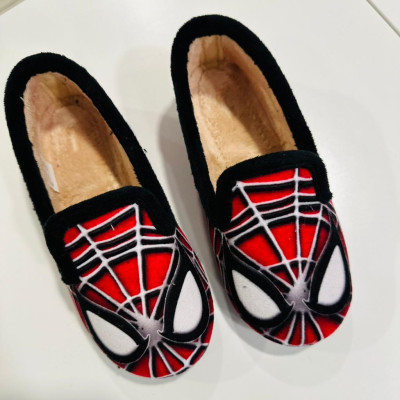 Zapatilla de casa SPIDER - cerrada rojo