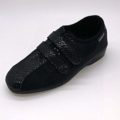 Zapatilla de calle cerrada velcro - negro