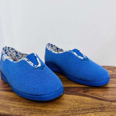 Zapatilla de casa LIBERTY - cerrada con cuña - azul