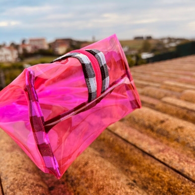 Neceser PVC impermeable rosa fluor MARVE - vichy negro