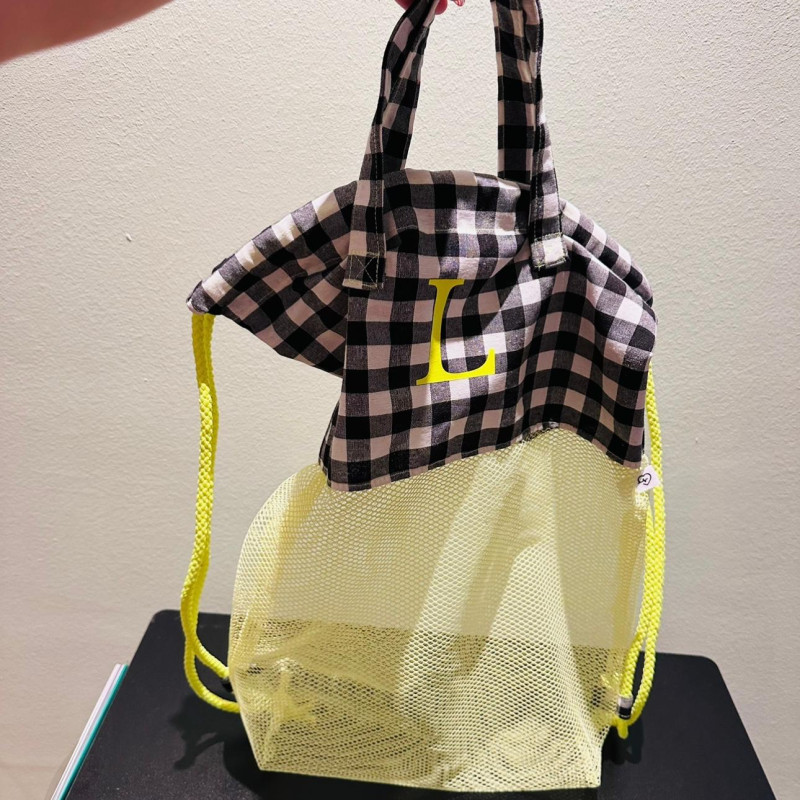 Mochila - bolsa MESH amarillo flúor + vichy negro